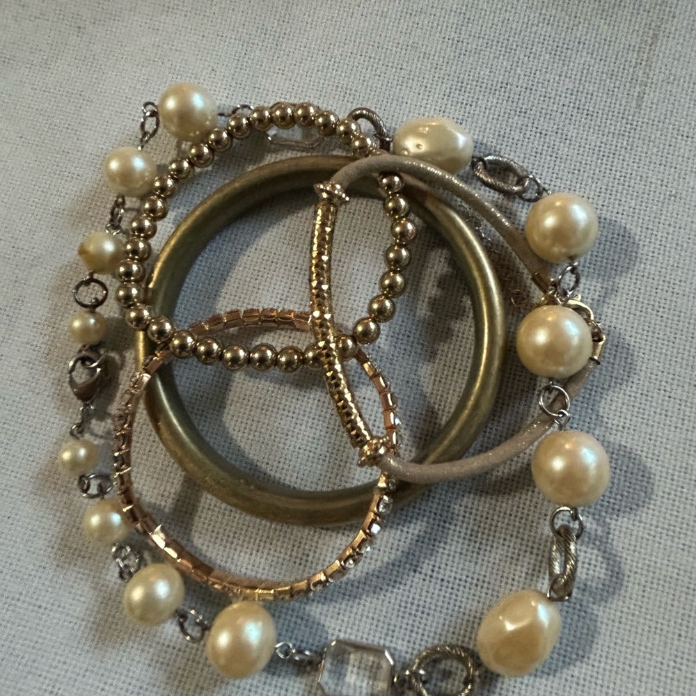 Elegant Gold and Pearl Bracelet Set